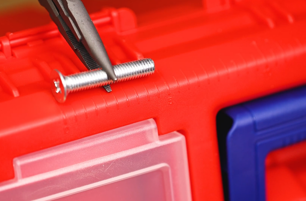 Boîte à outils en plastique EMTOP 14" Charge maximale 10Kg Boucle en métal Poignée haute résistance Couvercle supérieur avec trois zones de rangement Contient 1 plateau en plastique