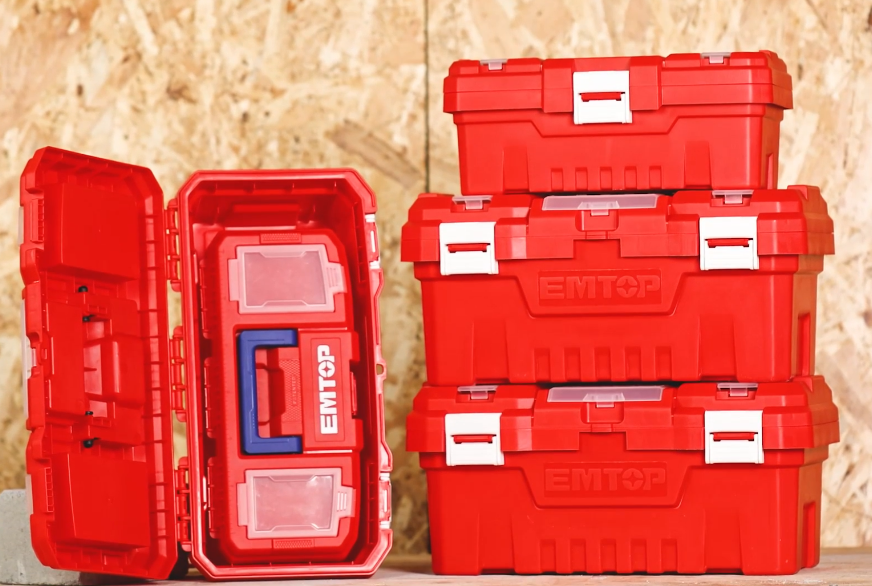 Boîte à outils en plastique EMTOP 20" Charge maximale 20Kg Boucle en métal Poignée haute résistance Couvercle supérieur avec trois zones de rangement Contient 1 plateau en plastique